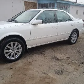Toyota Camry 2001