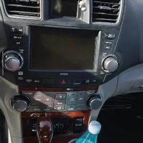 Toyota Highlander 2011