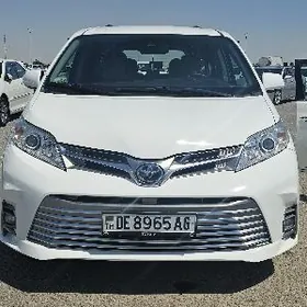 Toyota Sienna 2018
