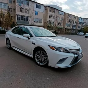 Toyota Camry 2018