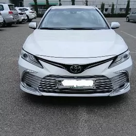 Toyota Camry 2022