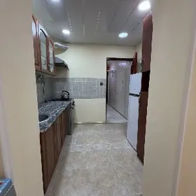 Продаётся 1 ком 4 мкр