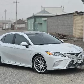 Toyota Camry 2020