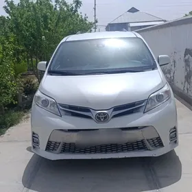 Toyota Sienna 2019