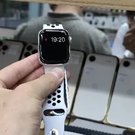 APPLE WATCH 5 SERIES SILVER