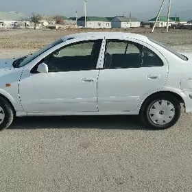 Nissan Sunny 2003