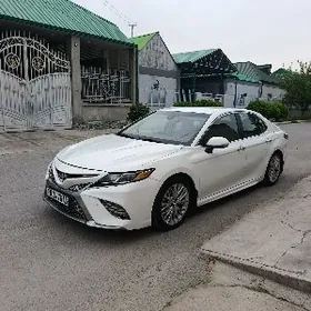 Toyota Camry 2018