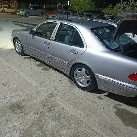 Mercedes-Benz W201 2001