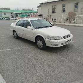 Toyota Camry 2000