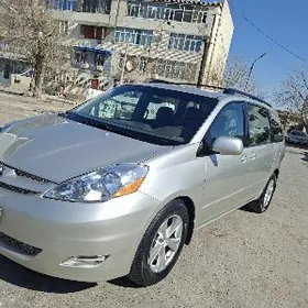 Toyota Sienna 2008