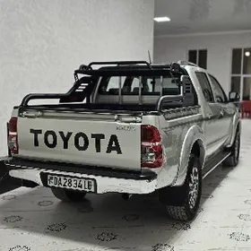 Toyota Hilux 2014