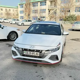 Hyundai Elantra 2022