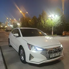 Hyundai Elantra 2020