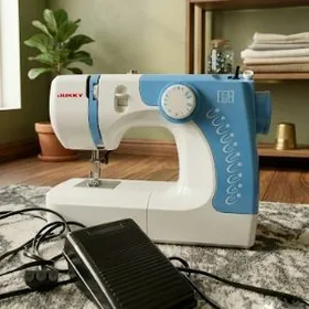 Продаётся швейная машинка.