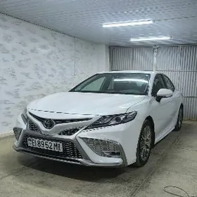 Toyota Camry 2021