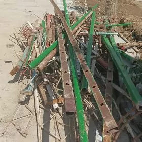 Demir Agaç Sökylyp ayirlan