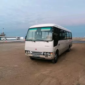 Mitsubishi Rosa 2004