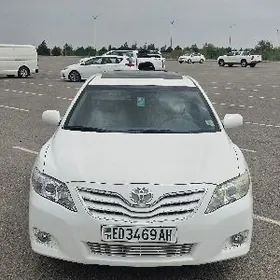 Toyota Camry 2011