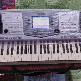 YAMAHA-PSR-2000