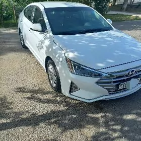 Hyundai Elantra 2019