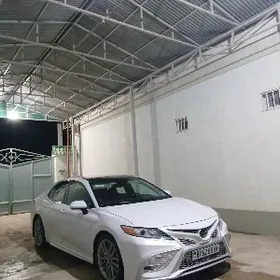 Toyota Camry 2020