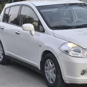 Nissan Tiida 2007