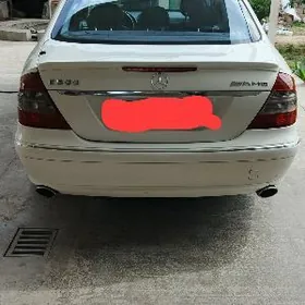 Mercedes-Benz E500 2004