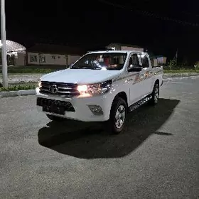 Toyota Hilux 2019