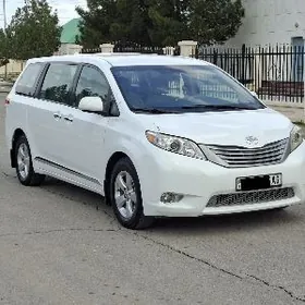 Toyota Sienna 2011