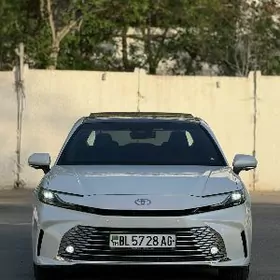 Toyota Camry 2025