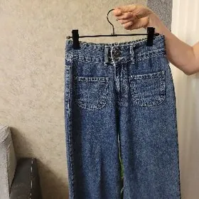 Женские джинсы