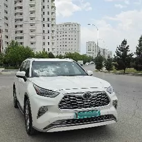 Toyota Highlander 2021