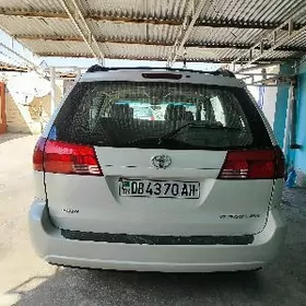 Toyota Sienna 2004