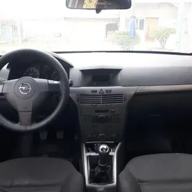 Opel Astra 2004