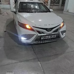 Toyota Camry 2023