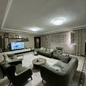 Дом в Безмеин