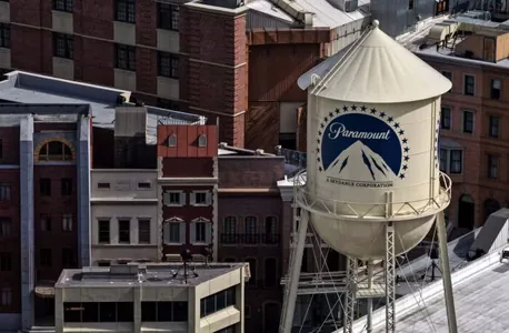 Paramount Ýakyn Gündogar gaznalaryndan Warner Bros.-y satyn almak üçin $24 milliard goldaw aldy