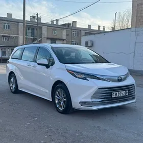 Toyota Sienna 2021