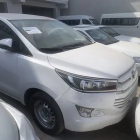 Toyota Innova 2021
