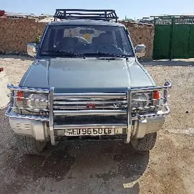 Mitsubishi Pajero 1993