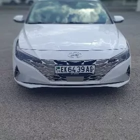 Hyundai Elantra 2022