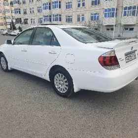 Toyota Camry 2004
