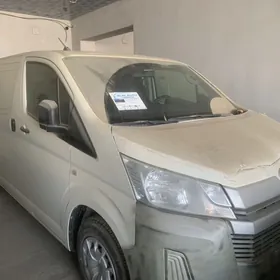 Toyota Hiace 2025