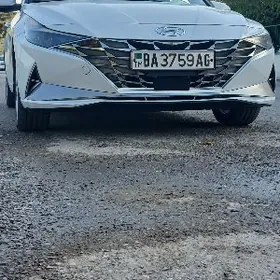 Hyundai Elantra 2021
