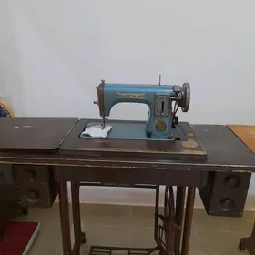 Швейная машинка