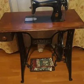 Швейная машинка
