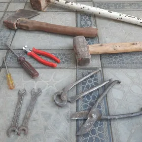 молоток, молот, ключи, лом