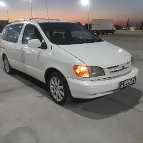 Toyota Sienna 1999