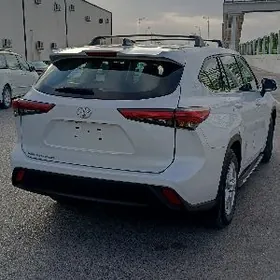 Toyota Highlander 2021