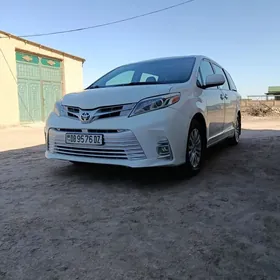 Toyota Sienna 2016